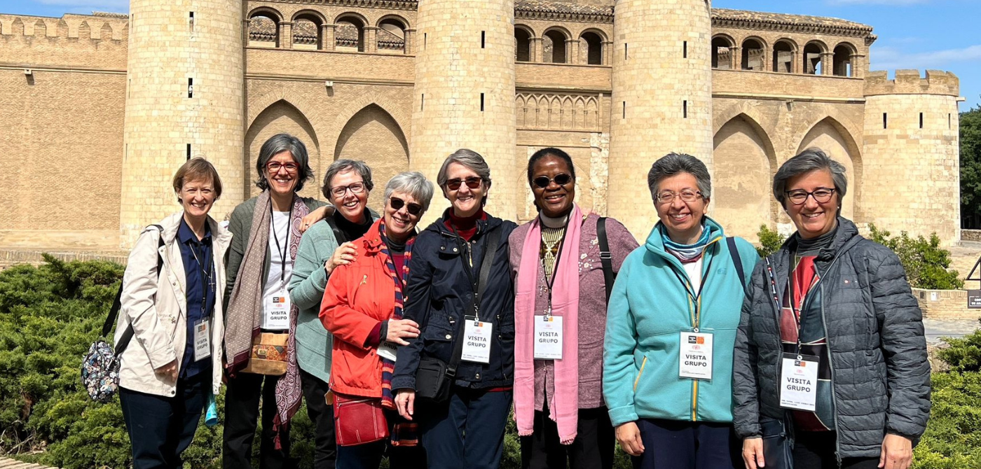 Con la hermana Teresa Maya en la Aljafería de Zaragoza
