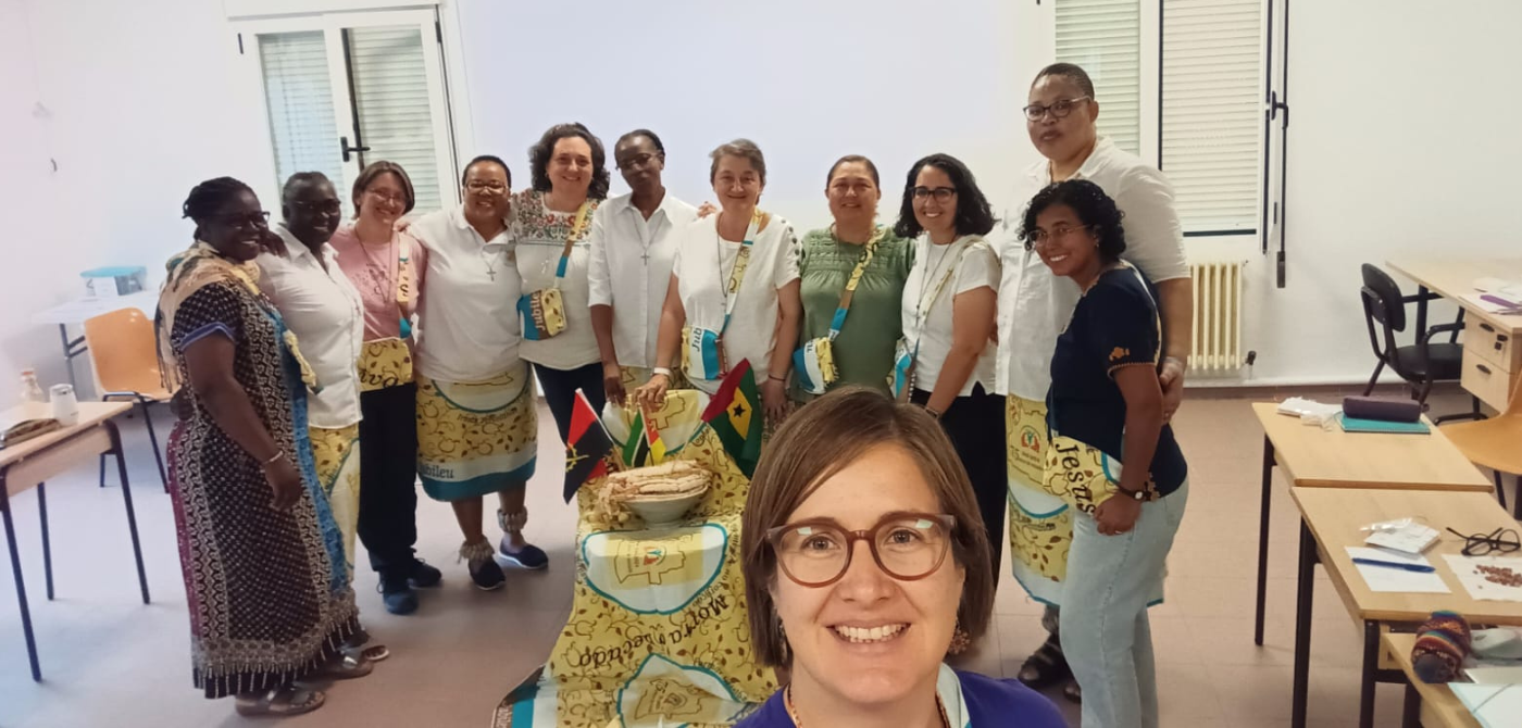 foto de las hermanas en formación